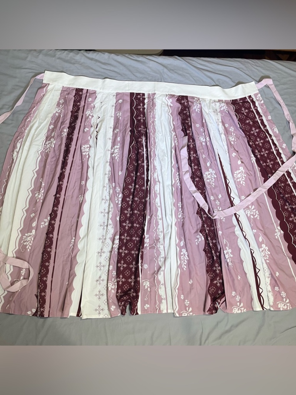 Plum colored print hanfu pleated skirt